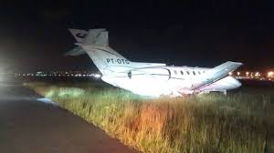 Ir para  <p><big>Uma aeronave pertencente a uma empresa de t&aacute;xi a&eacute;reo que levava o presidente do PSDB, o senador A&eacute;cio Neves (MG), a S&atilde;o Paulo fez um pouso de emerg&ecirc;ncia no aeroporto de...